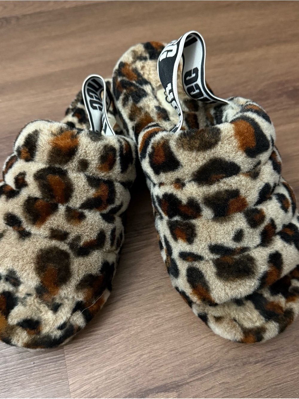 UGG fluff yeah slide